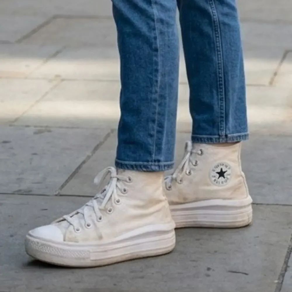 Chic Converse All Star Move Hi Womens Triple White Platform Sneakers - Size: 9